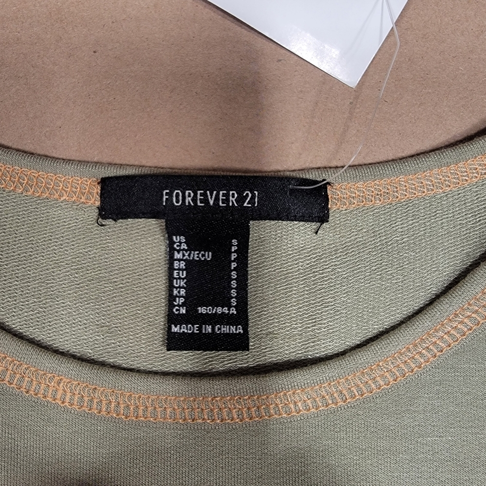 Forever 21 Size S Light Moss Green with Yellow Exposed Seam Cropped Top, NEW - Picture 11 of 11